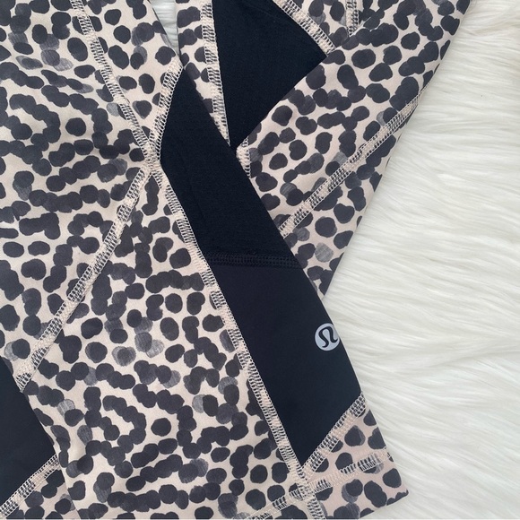 Lululemon Cropped Pattern Leggings - Picture 3 of 3